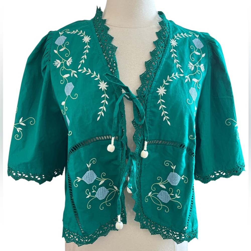 Jennifer and Grace Green Cotton Crop Top w/Floral Embroidery & tie front Size L